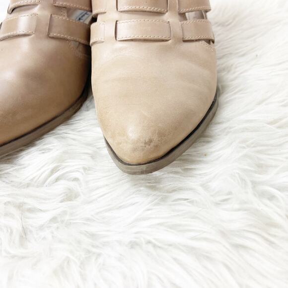 Clarks Narrative 8.5 M Wokmens Beige Leather Buckle Strap Ankle Booties - Picture 6 of 10